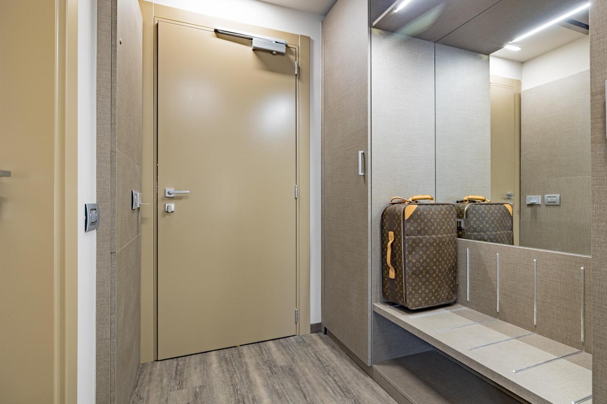 Just Hotel Saronno Exterior photo