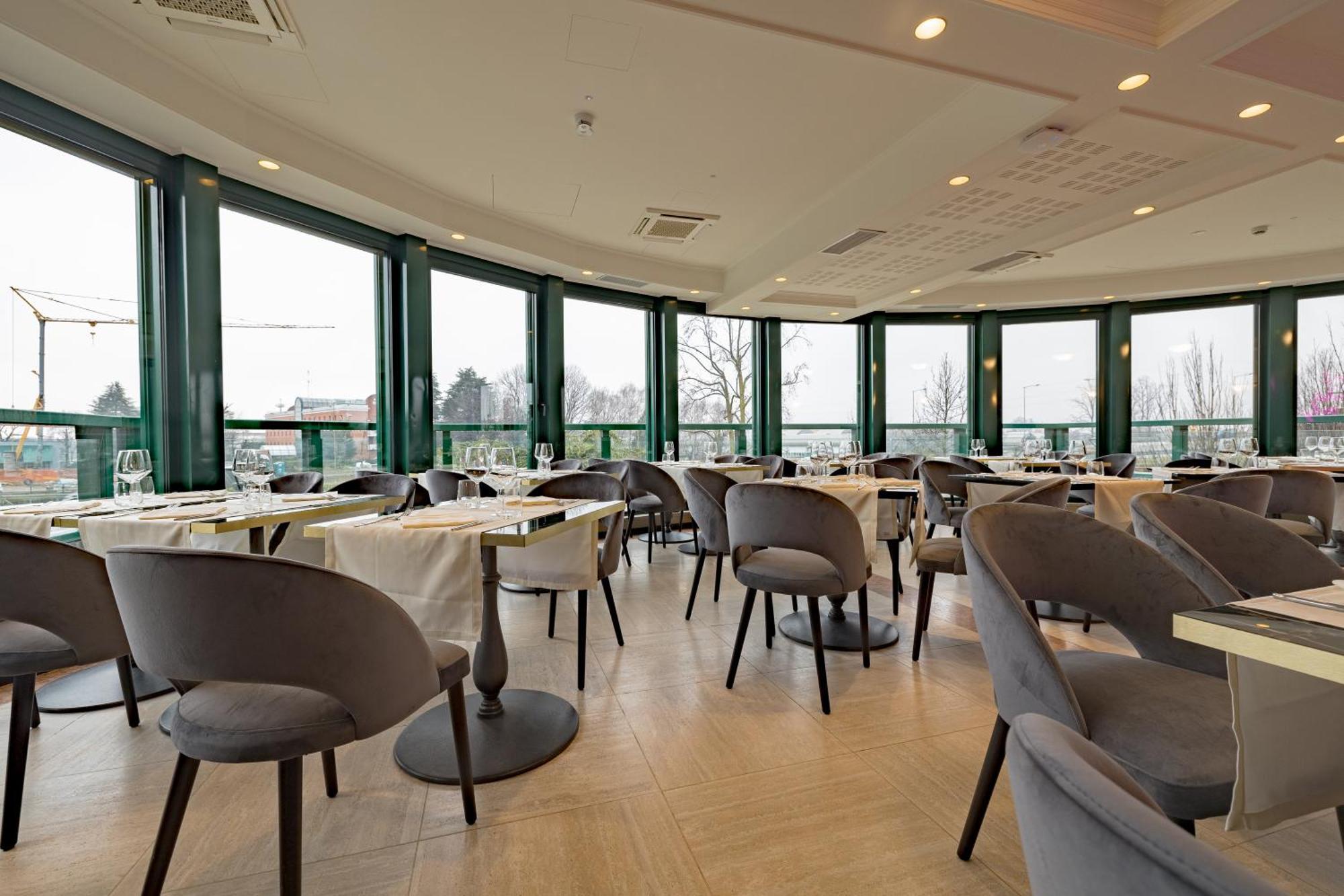 Just Hotel Saronno Exterior photo