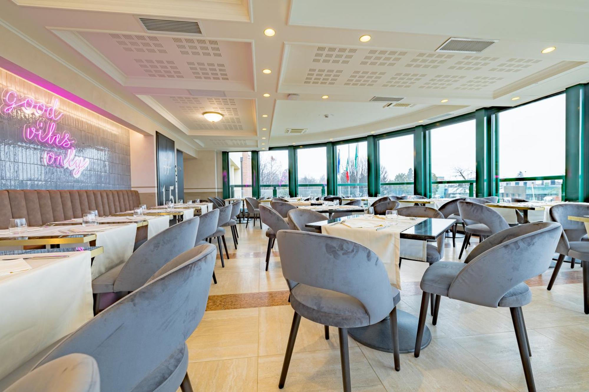 Just Hotel Saronno Exterior photo