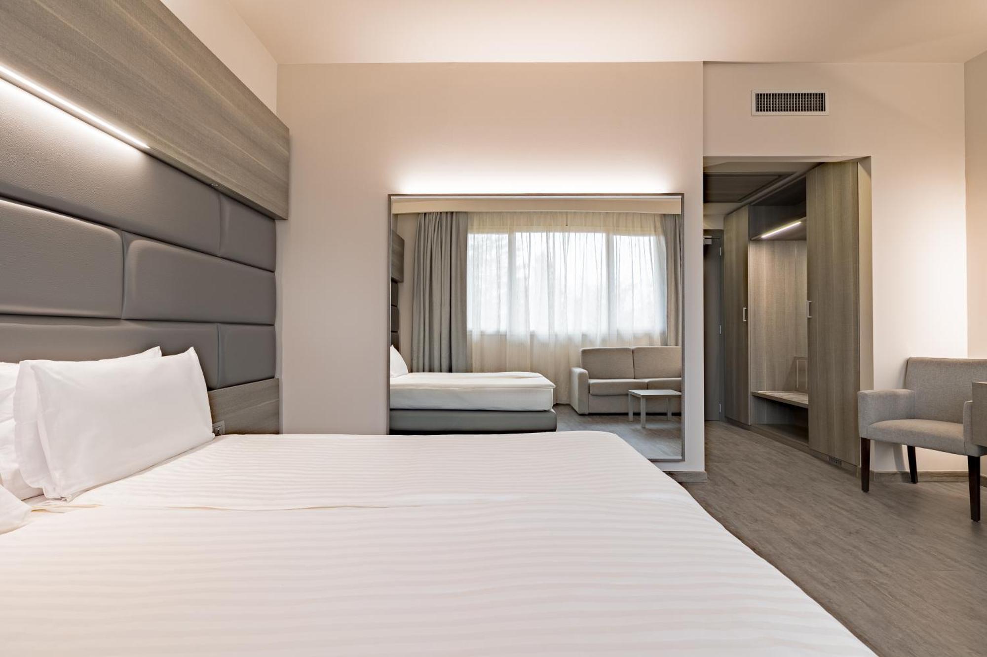 Just Hotel Saronno Exterior photo