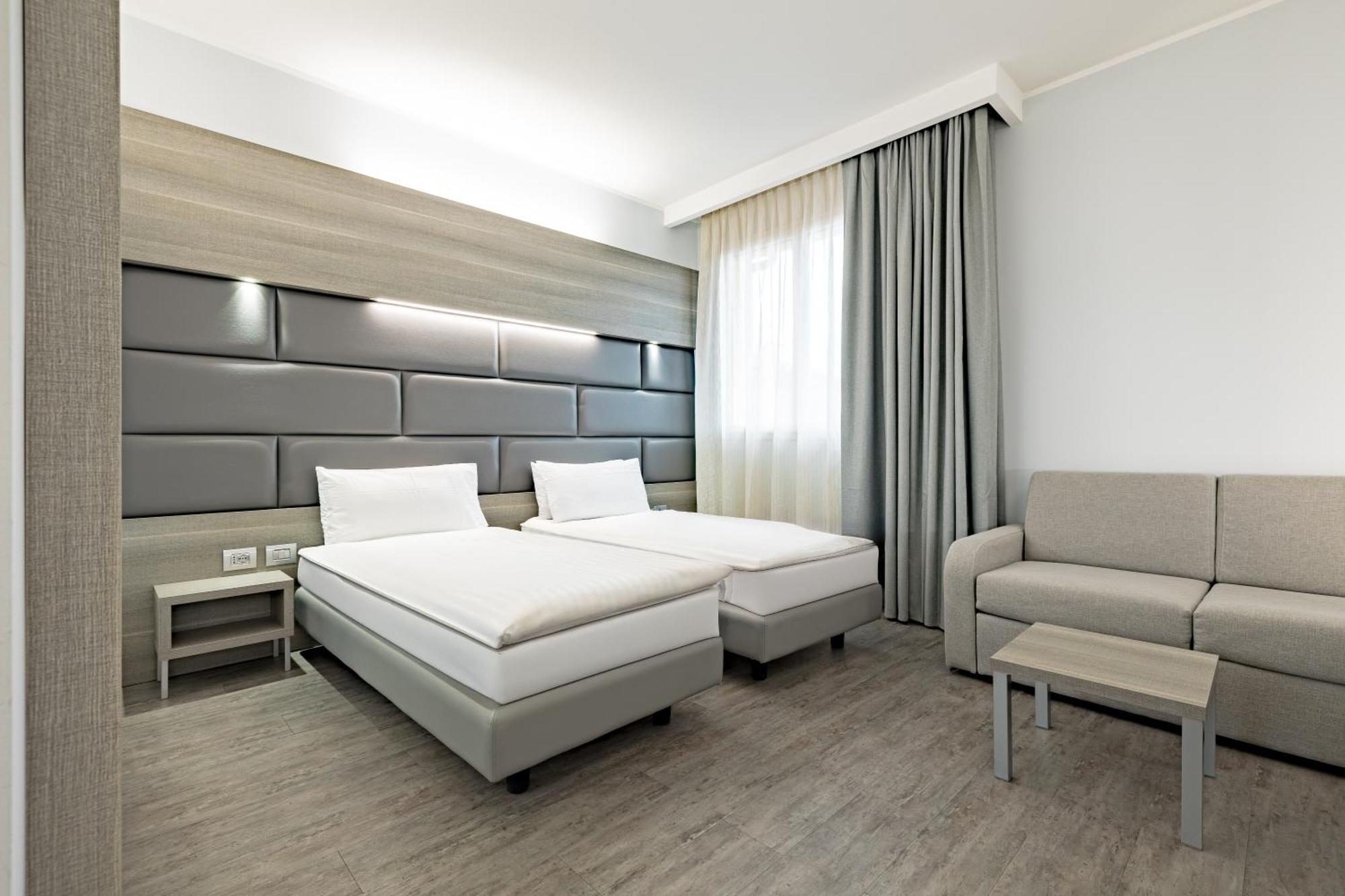 Just Hotel Saronno Exterior photo